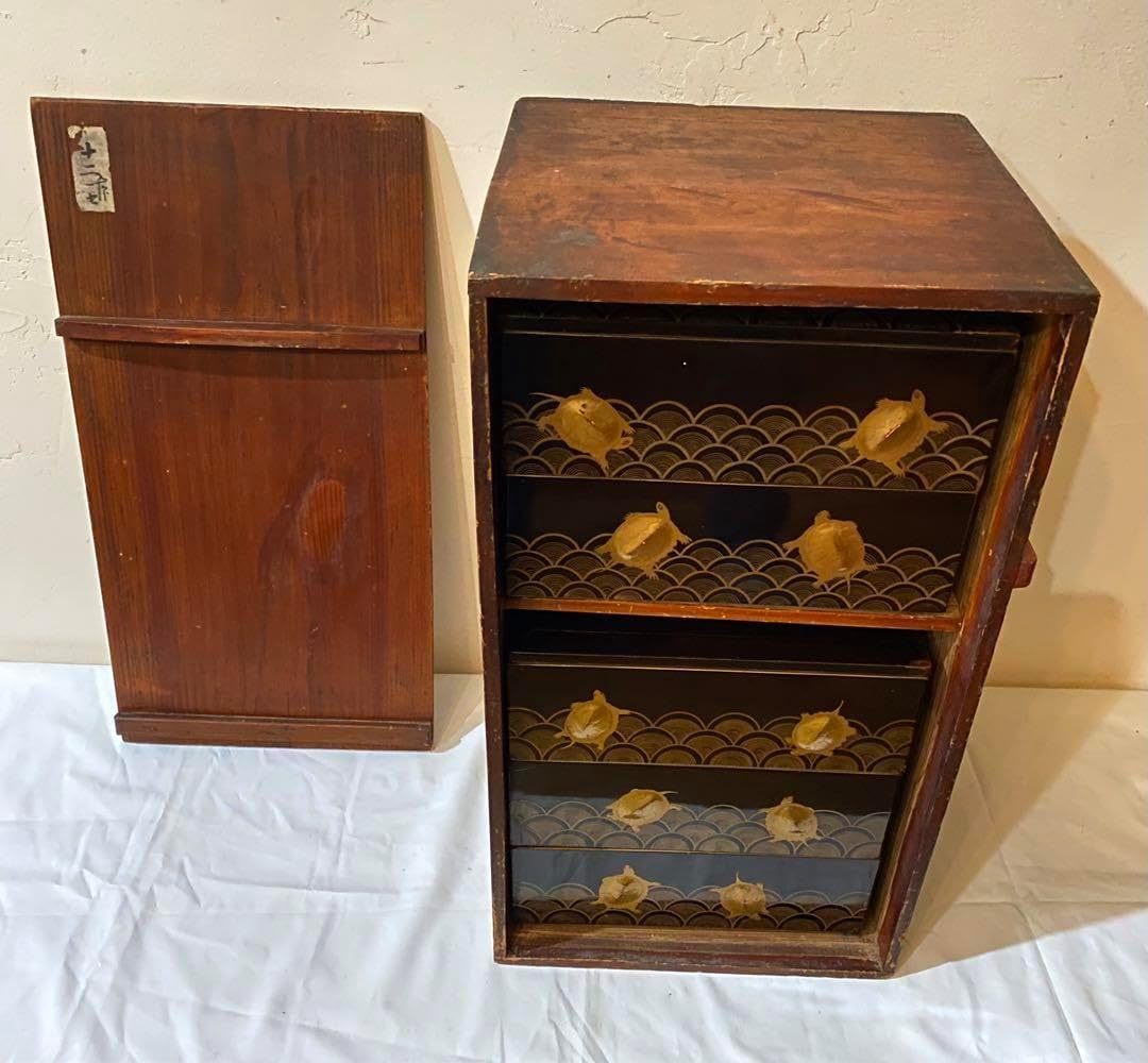 新品　飛騨高山　伝統工芸　飛騨春慶　豪華 五段重箱　角重　木箱付き Amazon.co.jp: 飛騨高山 伝統工芸 飛騨春慶 豪華 五段重箱 角重